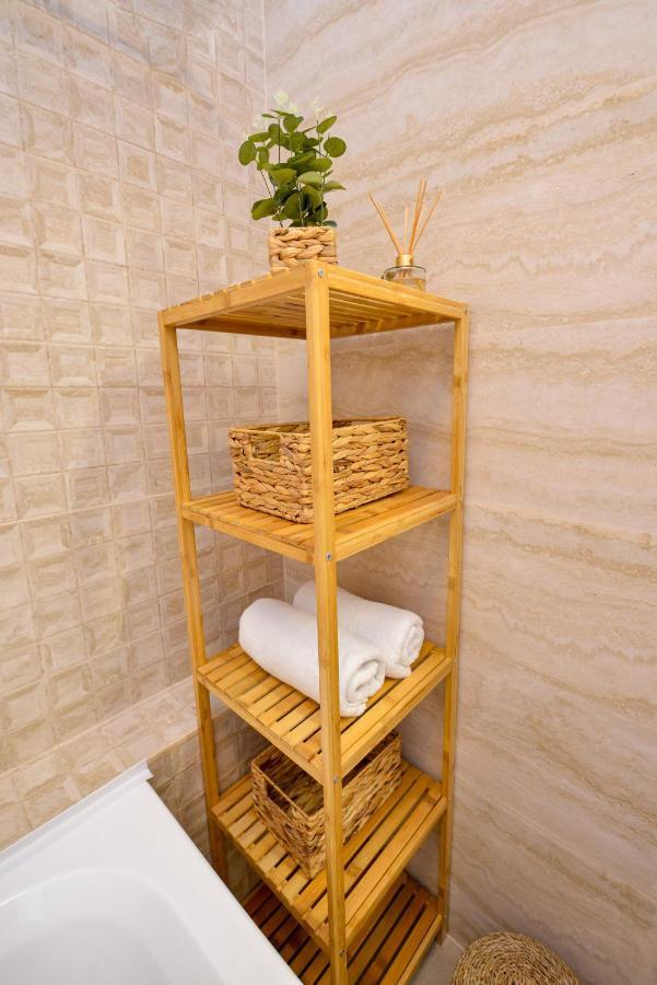 Sofia Cozy - Underground Private Parking Apartment Bucharest