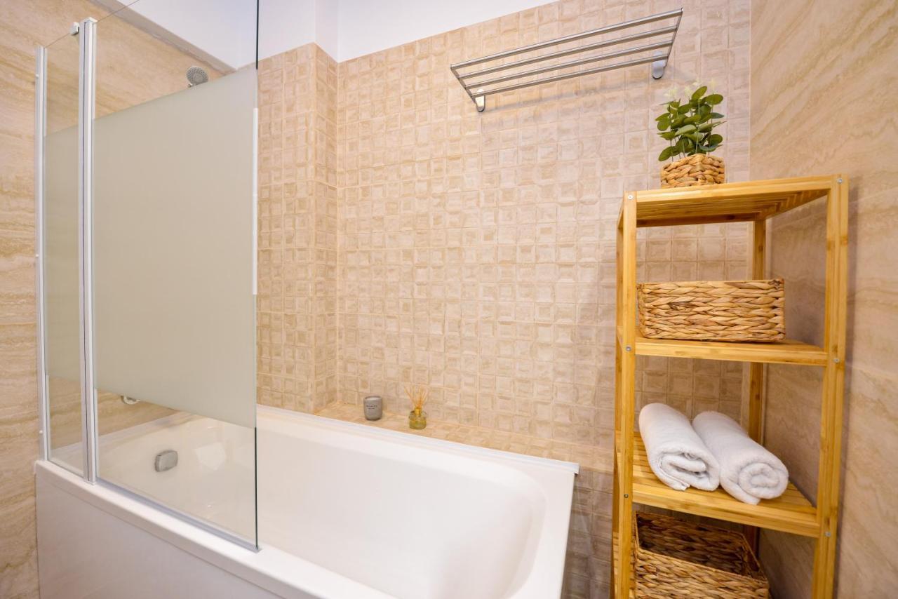 Sofia Cozy - Underground Private Parking Apartment Bucharest