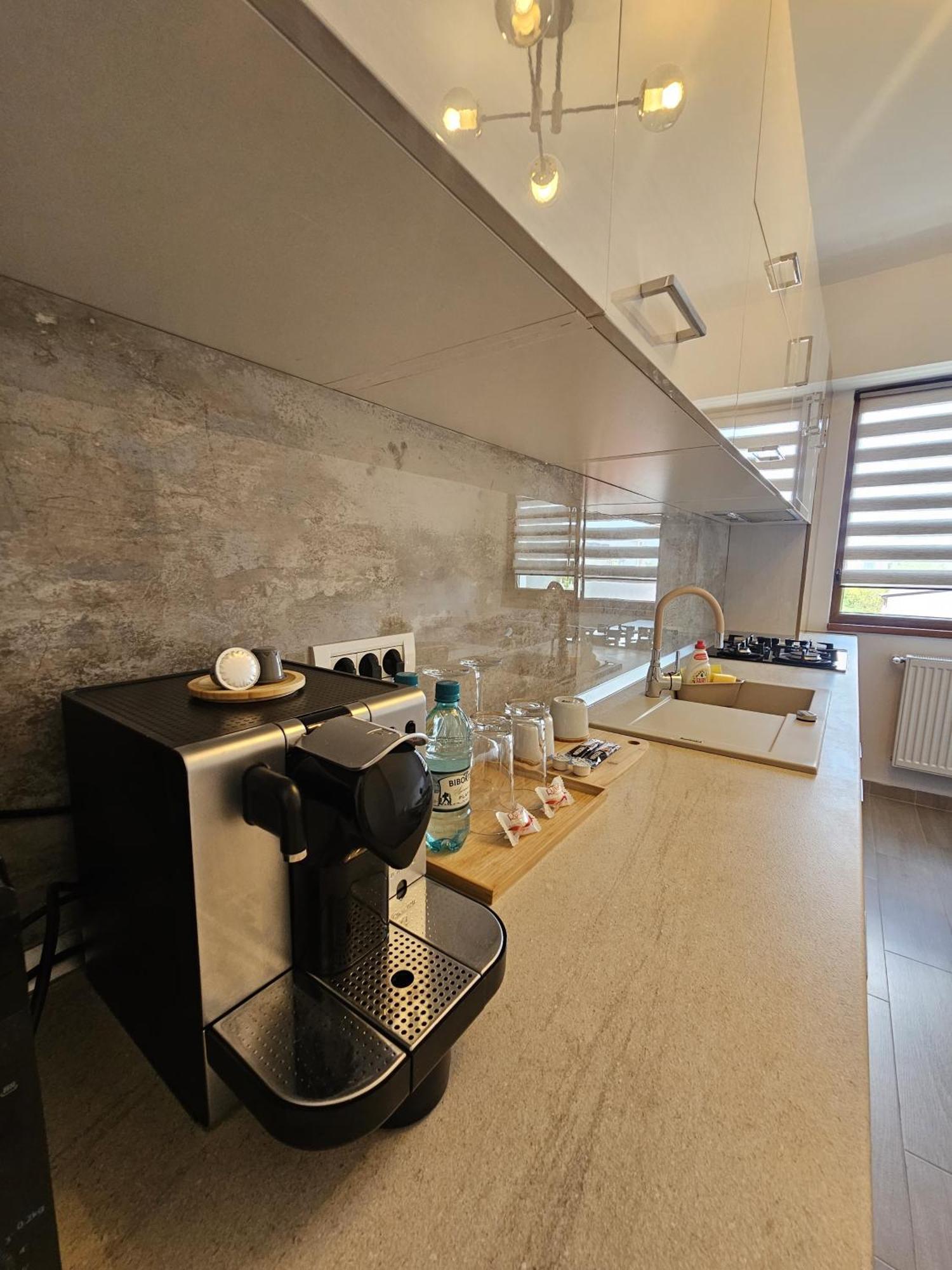 Sofia Cozy - Underground Private Parking Apartment *